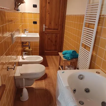 Betulla Con Piscina Privata Sul Di Colico