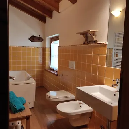 Betulla Con Piscina Privata Sul Di Villa Colico