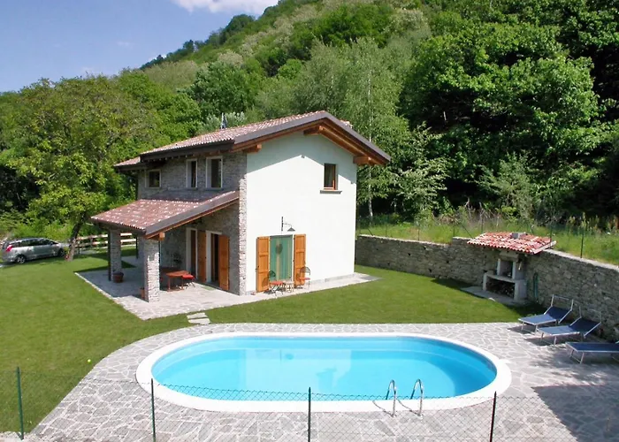 Betulla Con Piscina Privata Sul Di Villa Colico