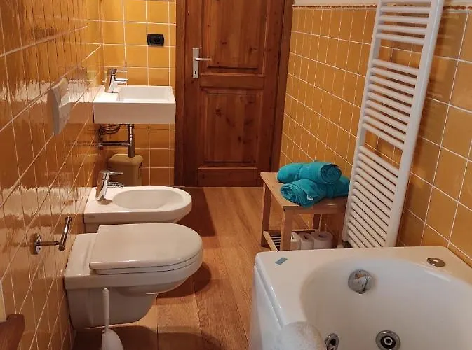 Betulla Con Piscina Privata Sul Di Colico