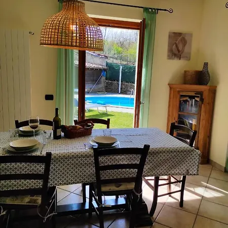 Betulla Con Piscina Privata Sul Di Colico