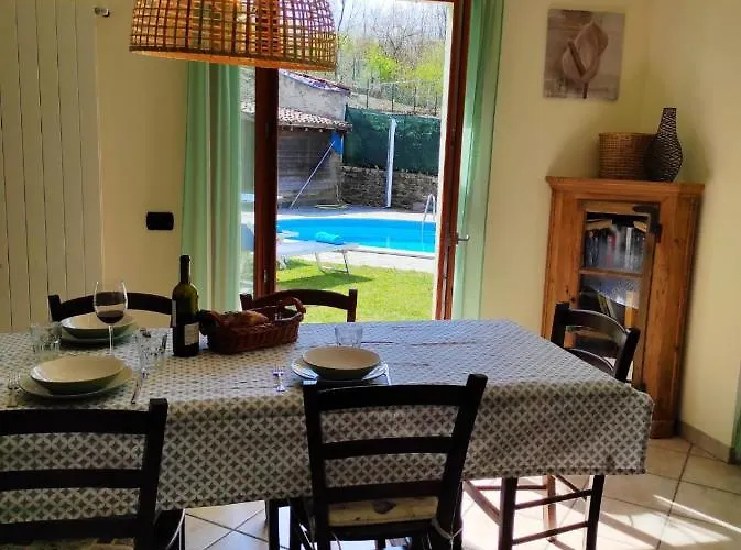 Betulla Con Piscina Privata Sul Di Colico